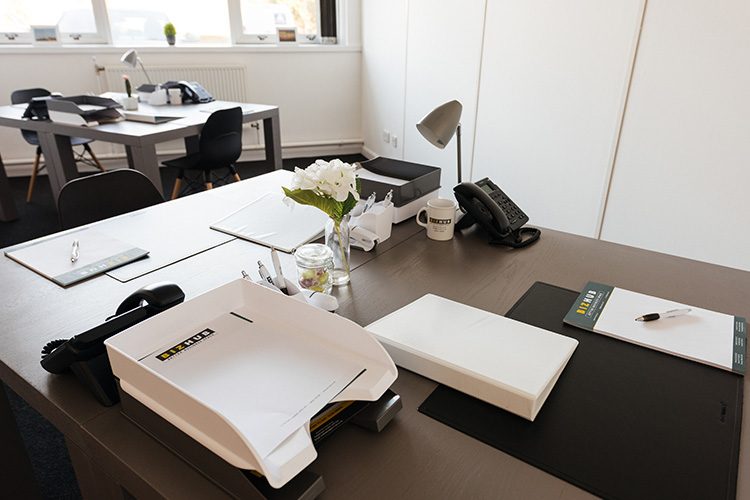 close up of desk at hull serviced offices