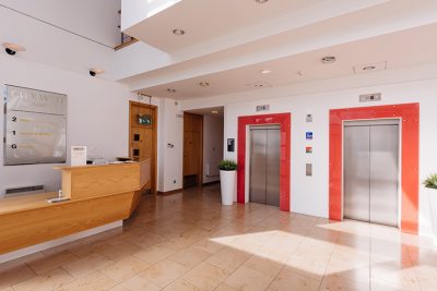 view of reception in leeds serviced offices