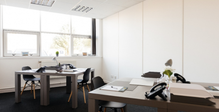 serviced office in hull with open plan desks